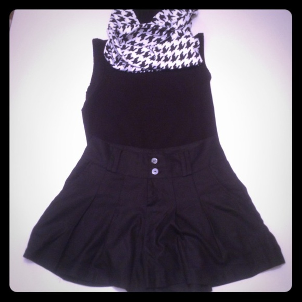 Women’s Black Pleated Trouser-Style Shorts